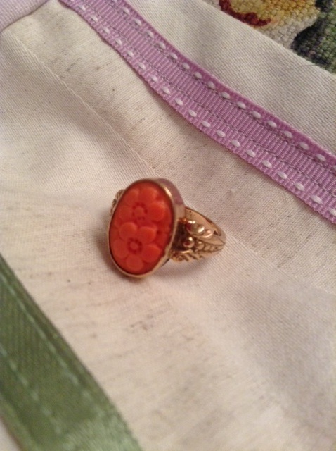 1933 Italian coral in 9 kt gold